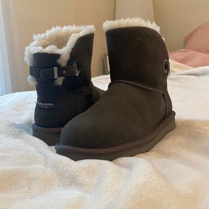 Kookaburra by Ugg gray boots